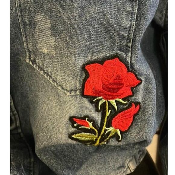 Women's Zip Code 1992 Small Jean Jacket Rose, Lips, & Peace Patches (3A-B) - Picture 3 of 8